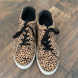 Spotted sneakers